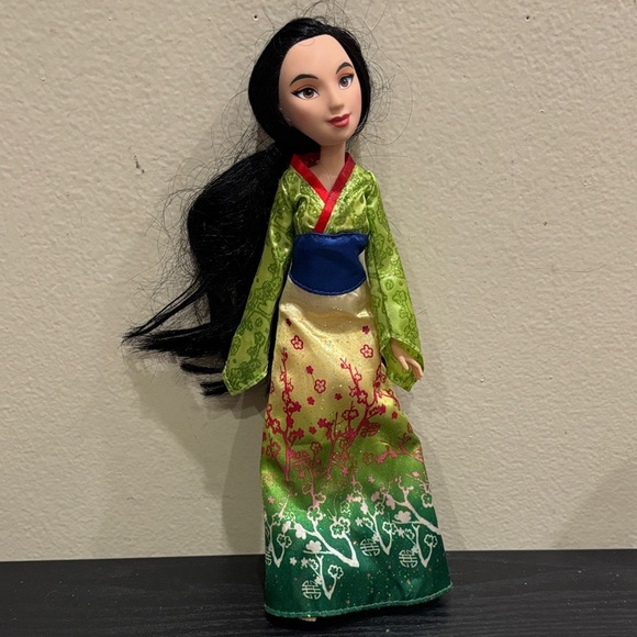 Princess Mulan Doll with Floral Dress - Picture 1 of 4
